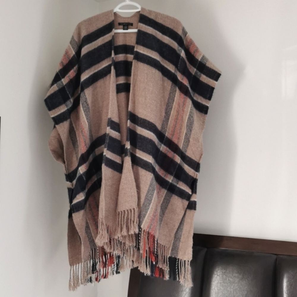 Like-New Sweater Wrap